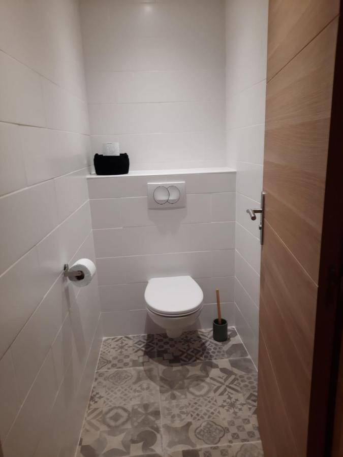 Beautiful Old Town Flat, Near The Beach Νίκαια Εξωτερικό φωτογραφία