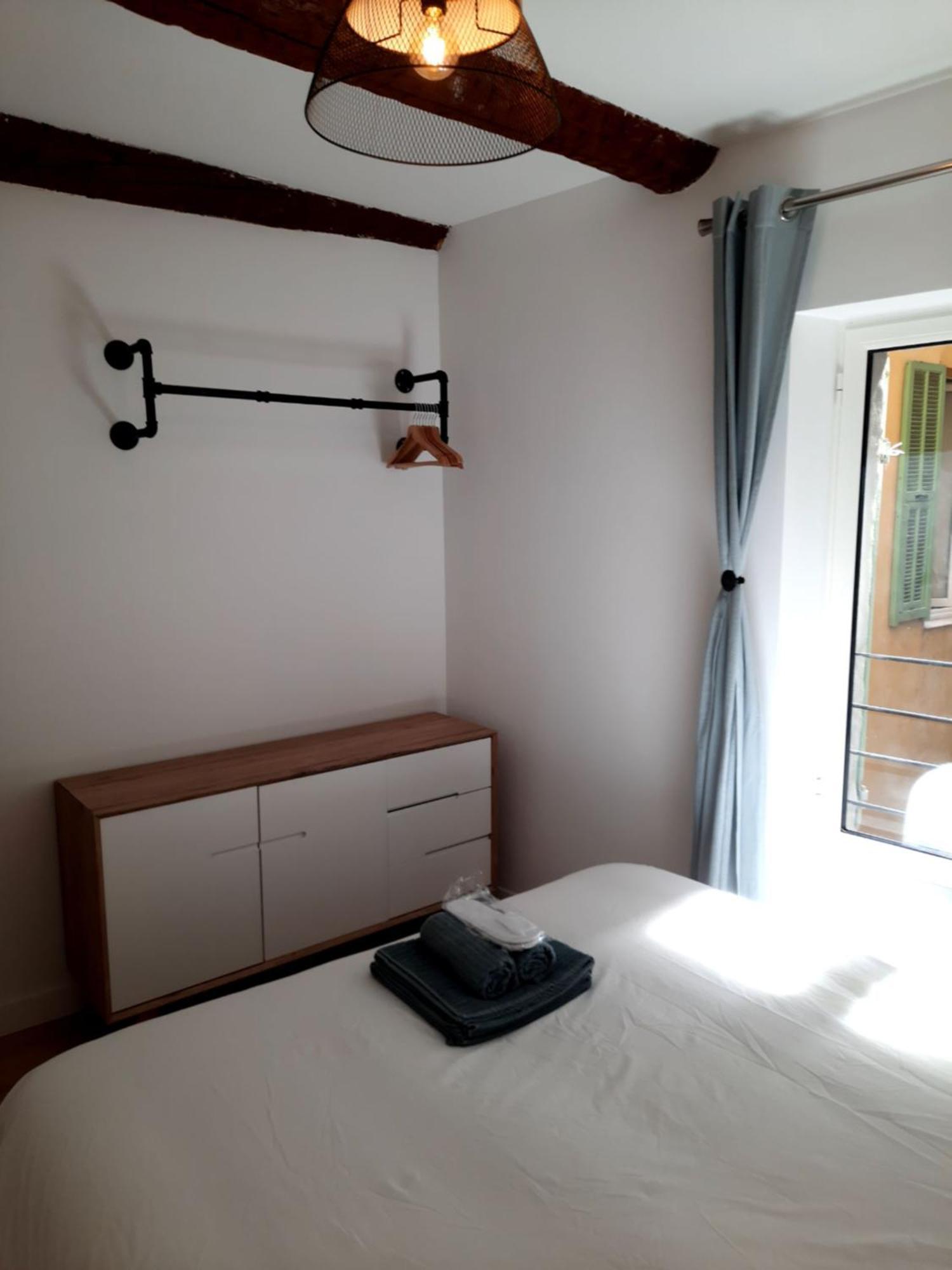 Beautiful Old Town Flat, Near The Beach Νίκαια Εξωτερικό φωτογραφία