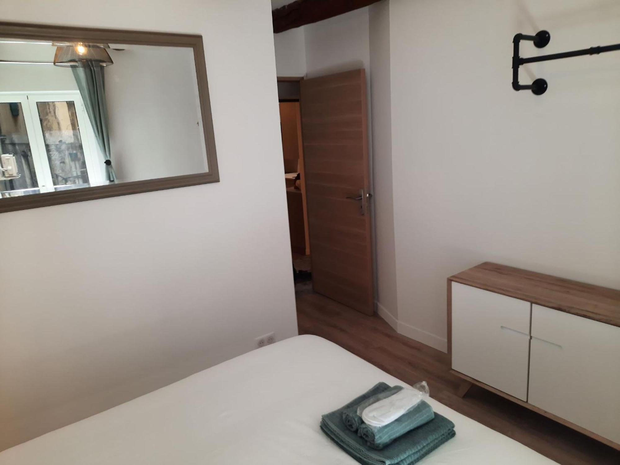Beautiful Old Town Flat, Near The Beach Νίκαια Εξωτερικό φωτογραφία